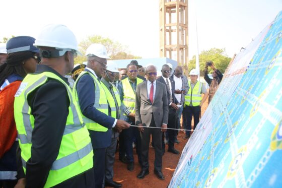 Le Vice-Président de la République de Côte d’Ivoire, Tiemoko Meyliet KONE visite le chantier du château d’eau de Katiola