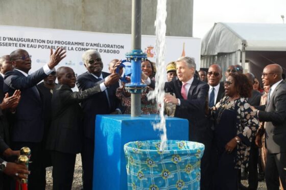 Accès à l’eau potable : le Premier Ministre, Robert Beugré MAMBE inaugure le nouveau château d’eau d’Abobo Avocatier